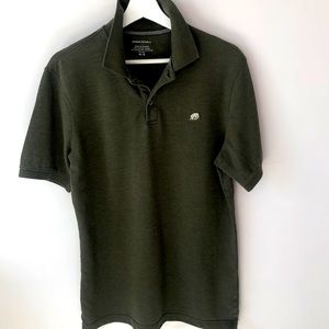 BANANA REPUBLIC Man’s polo top in Moss Green colour, size M